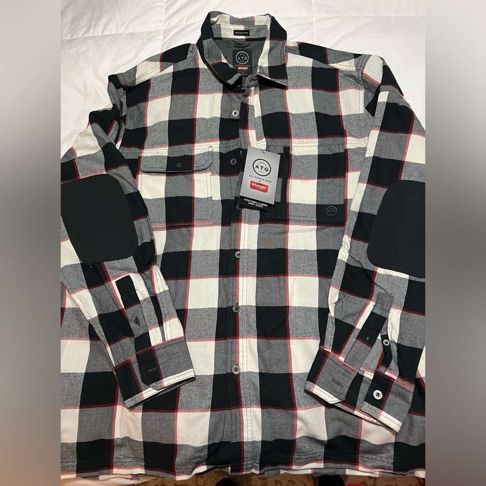 Atg by Wrangler.. men’s shirt…XL.. new